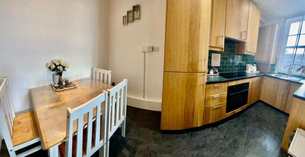Old Town View Apartment Edimburgo Esterno foto